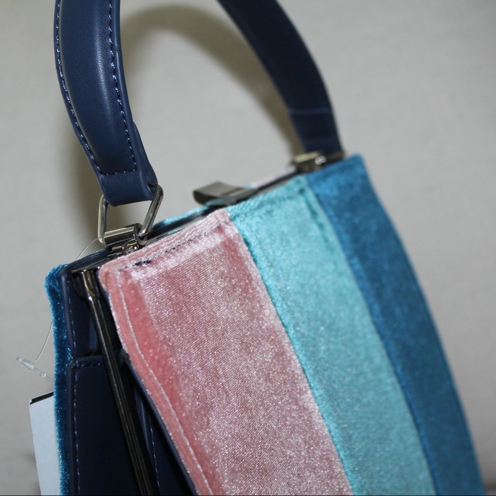Velvet Colorblock Handbag (Blue/Pink) - Picture 11 of 16